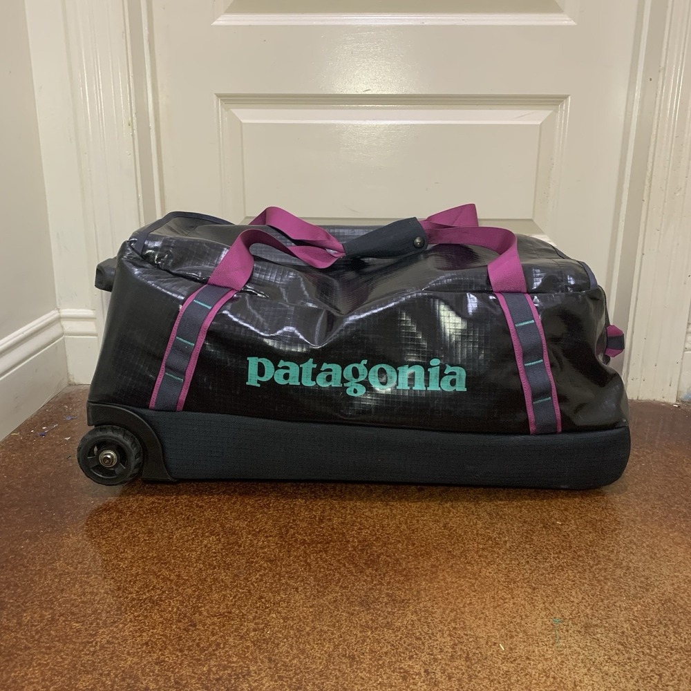 RARE Patagonia Black Hole Wheeled Duffel 70L pitch blue bag pack Rolling Case